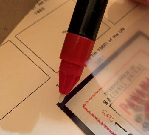 Just a slight touch of the pen tip is enough to deposit a small drop of solvent.